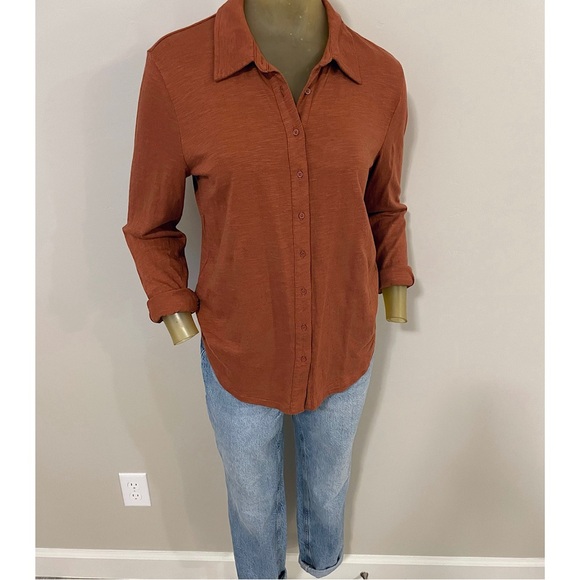 Gap Soft Knitted Shirt in Saddle Brown. Size medium. - Picture 10 of 16